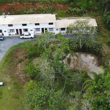 Hospedagem Mafli Lägenhet Barra do Trombudo Exteriör bild